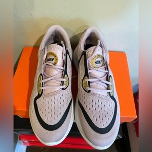 In Original box women’s Nike Joyride dual run 6.5 plum chalk/black metallic gold